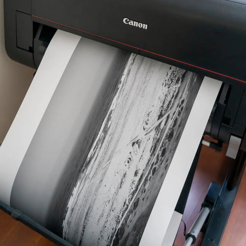 Papel Canson Etching Rag 310g superficie mate con fotografía en blanco y negro de alta resolución