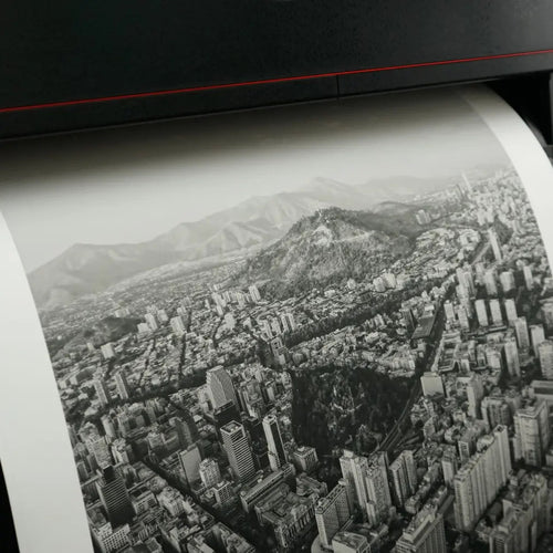 Vista aérea de Santiago en blanco y negro, acabado mate Smooth