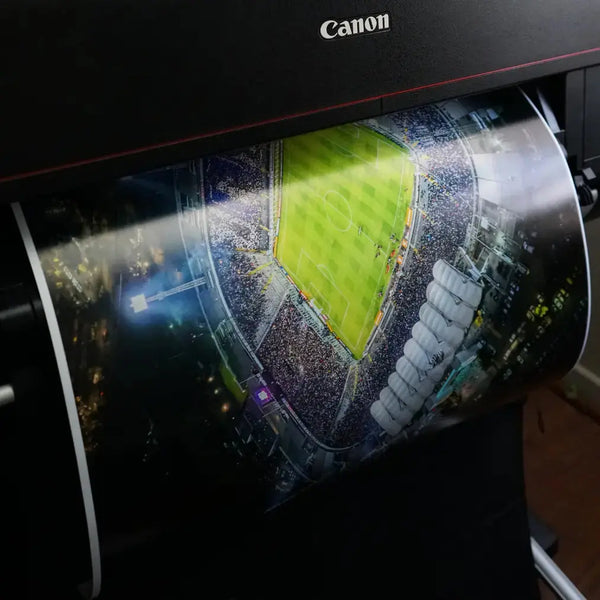 Papel Hahnemuhle Photo Luster 260g semi-brillo con fotografia de estadio nocturno